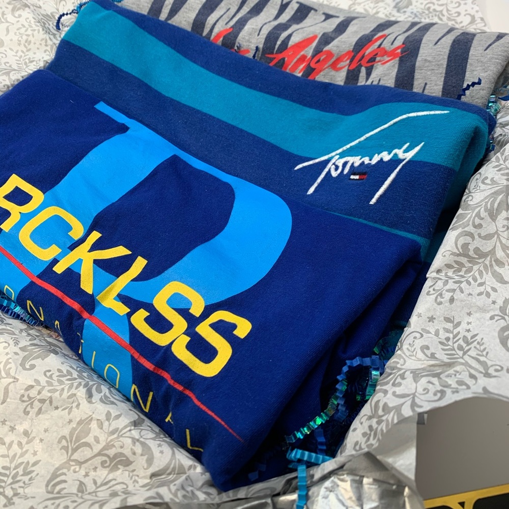 3 T-SHIRTS 1 BOX 📦!